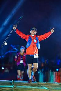 BIB: 592
                            <button type="button" onclick="openModal(19033216)" class="btn btn-primary btn-sm float-right btn-popup" data-toggle="modal" data-target=".modal-high-quality">
                        <i class="fas fa-shopping-cart"></i> Add to Cart
                    </button>
                                            <button type="button" onclick="isThisMe(19033216, true)" class="btn btn-success btn-sm float-right btn-popup btn-isme hidden" data-toggle="tooltip" data-placement="bottom" title="นี่คือรูปของคุณใช่ไหม คลิกที่นี่เพื่อเอาเข้าอัลบั้ม">
                        <i class="fas fa-plus"></i> Add to album
                    </button>
                    <button type="button" onclick="isThisMe(19033216, false)" class="btn btn-warning btn-sm float-right btn-popup btn-isnotme hidden">
                        <i class="fas fa-ban"></i> Remove from album
                    </button>